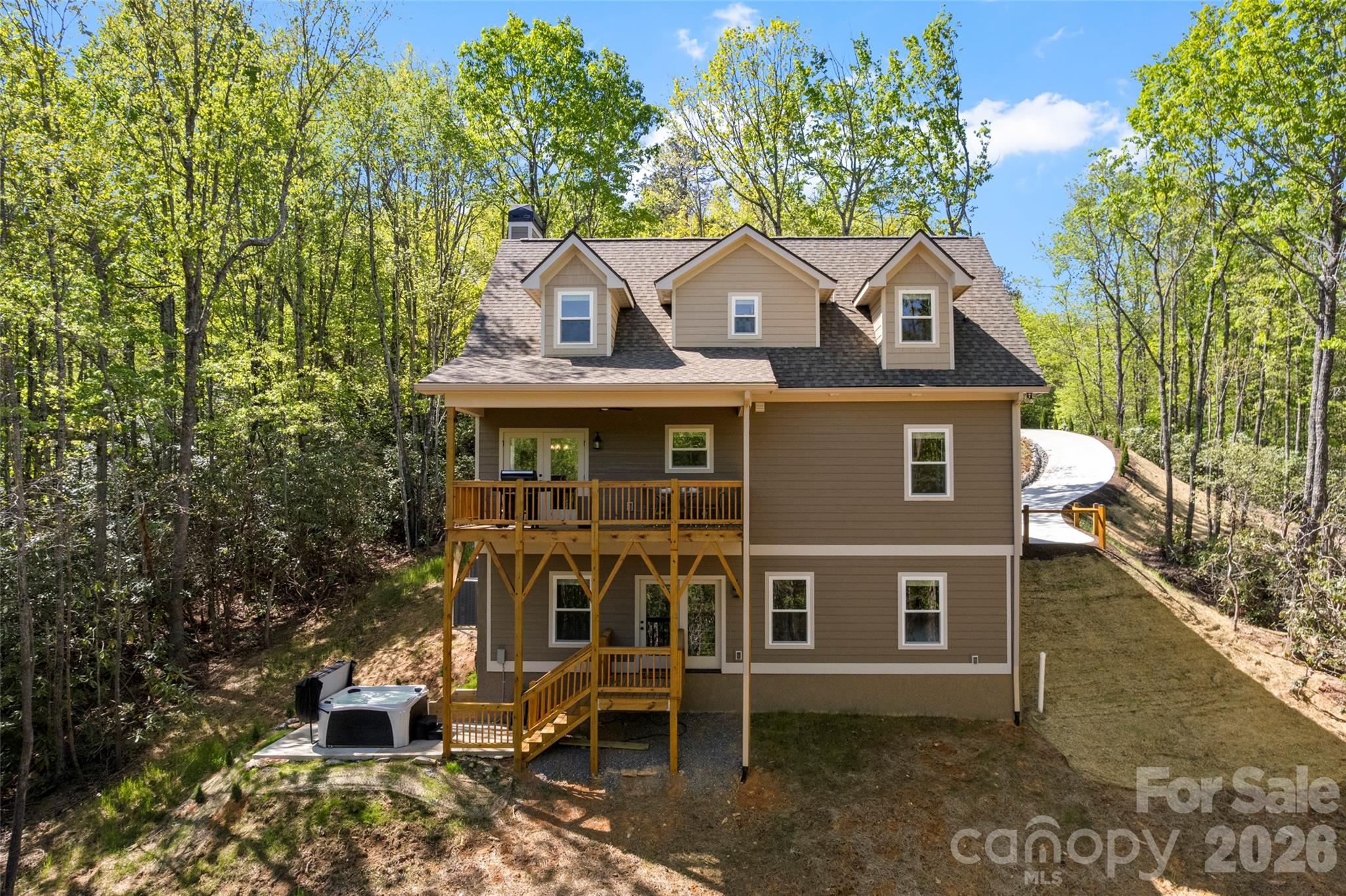 233 Arcadia Falls Way — Black Mountain