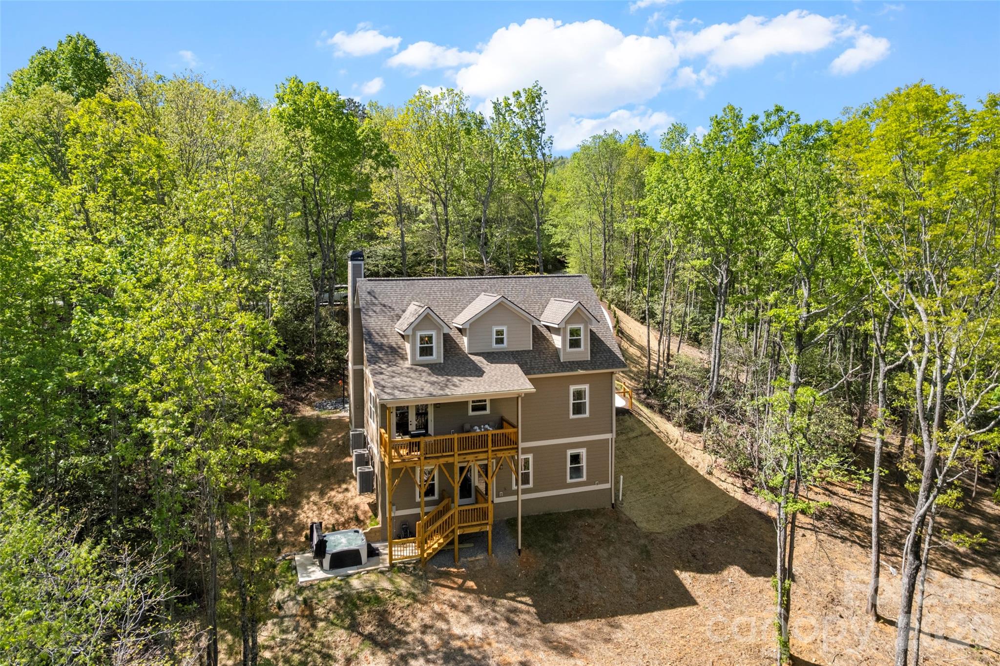 233 Arcadia Falls Way — Black Mountain
