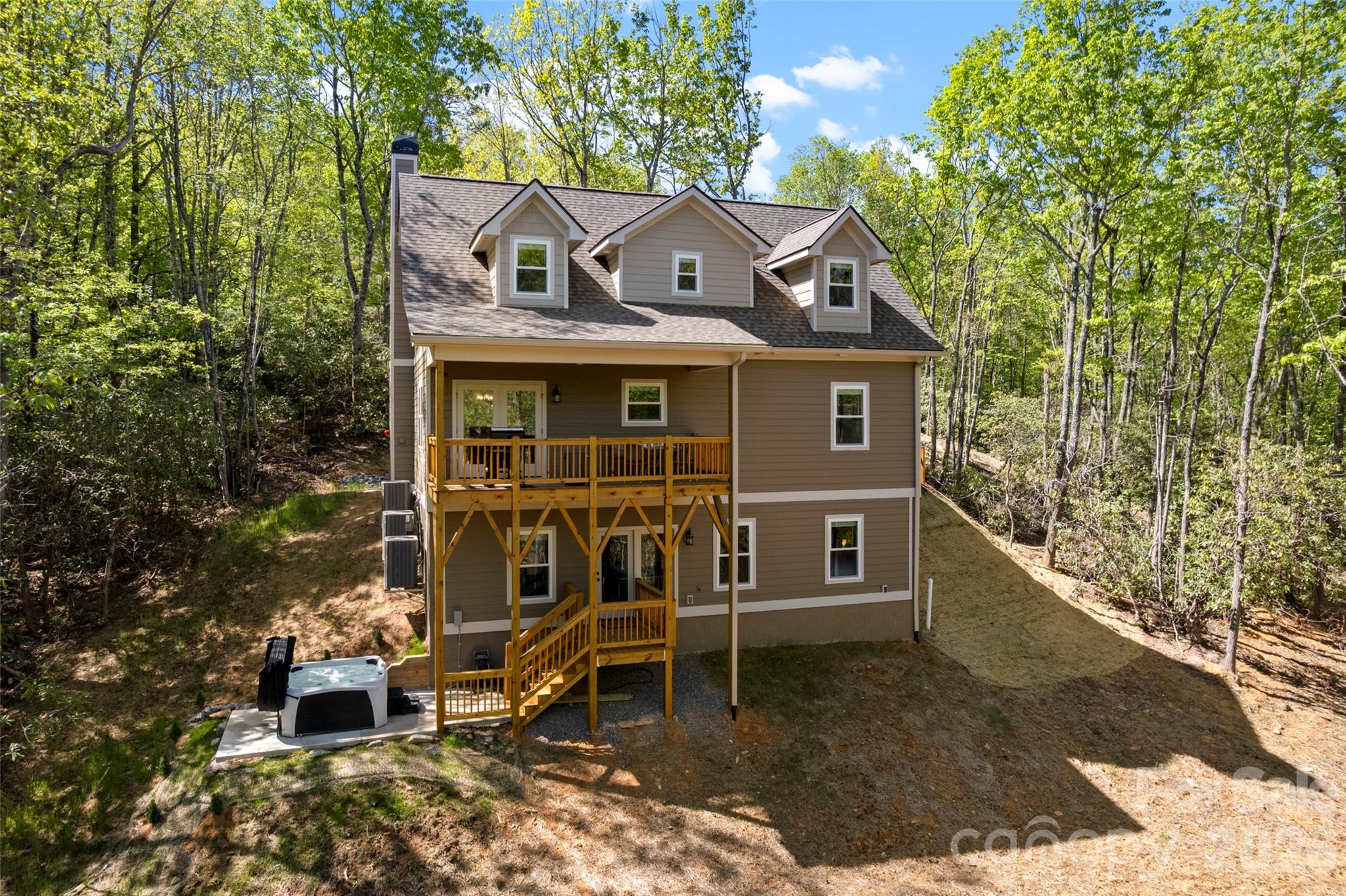 233 Arcadia Falls Way — Black Mountain