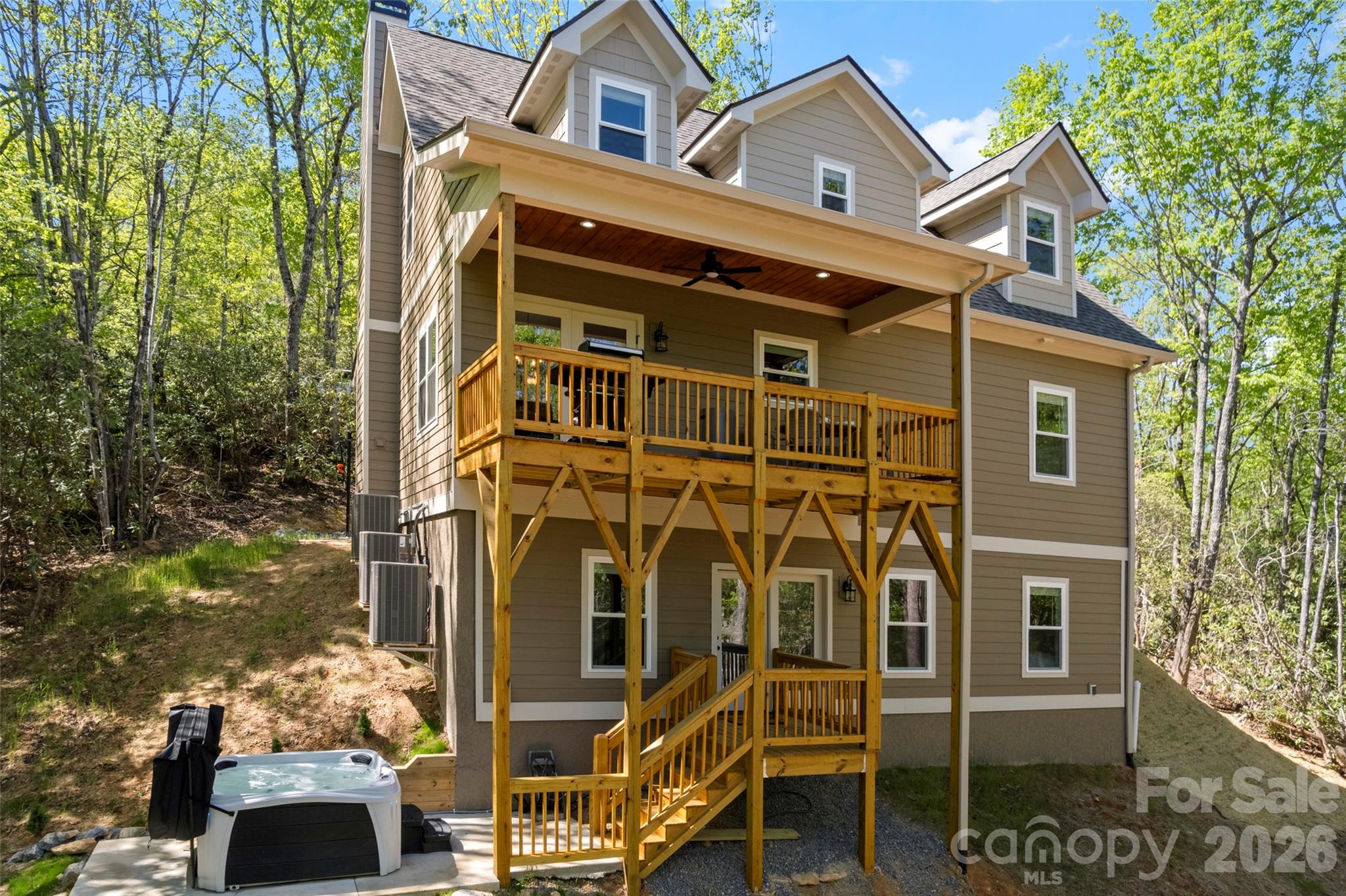 233 Arcadia Falls Way — Black Mountain