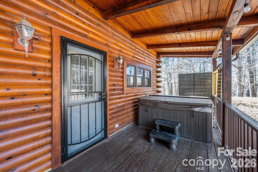 40 Chambers Drive — Weaverville