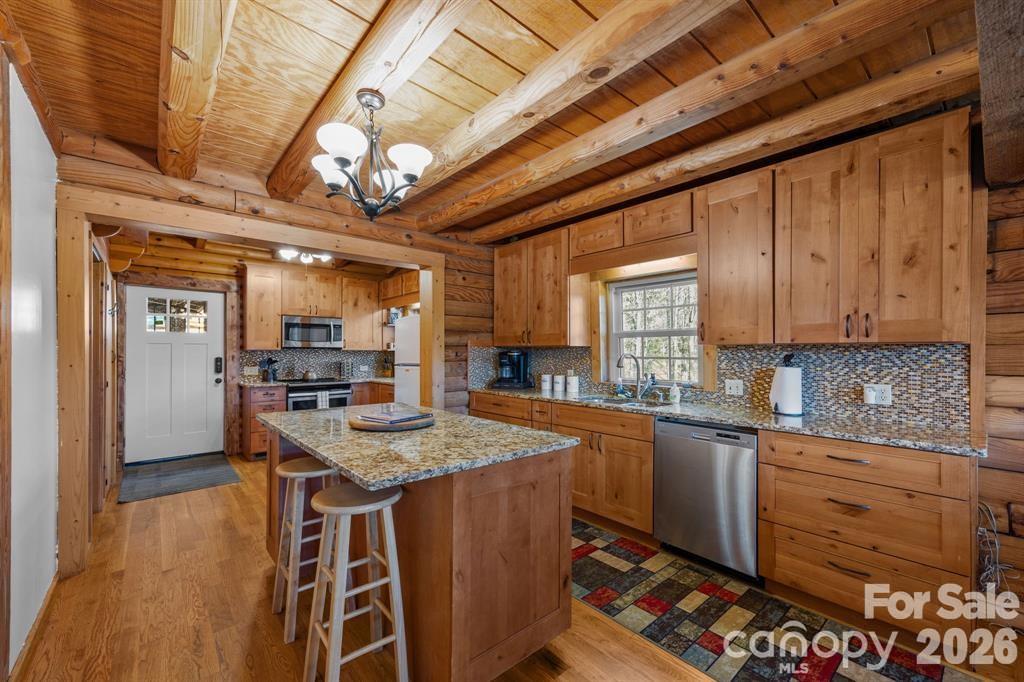 40 Chambers Drive — Weaverville