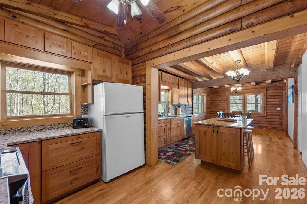 40 Chambers Drive — Weaverville