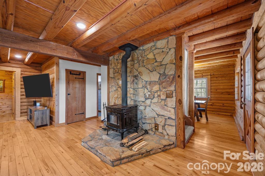 40 Chambers Drive — Weaverville