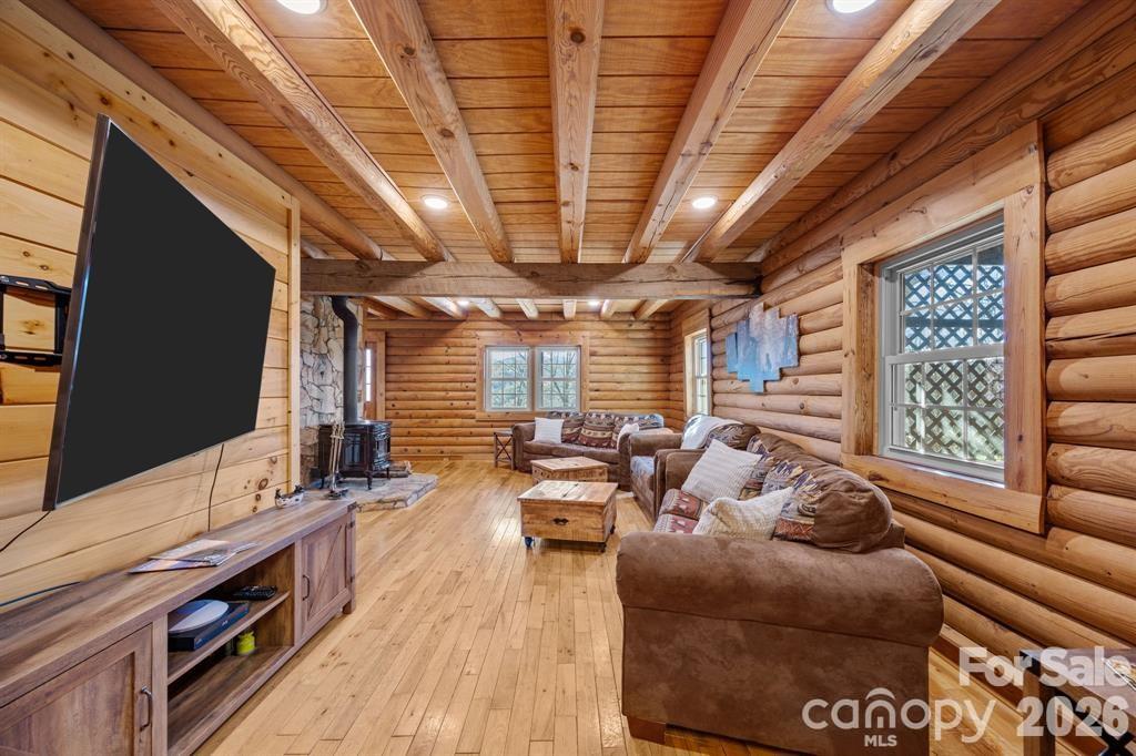 40 Chambers Drive — Weaverville