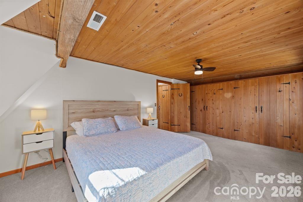 40 Chambers Drive — Weaverville