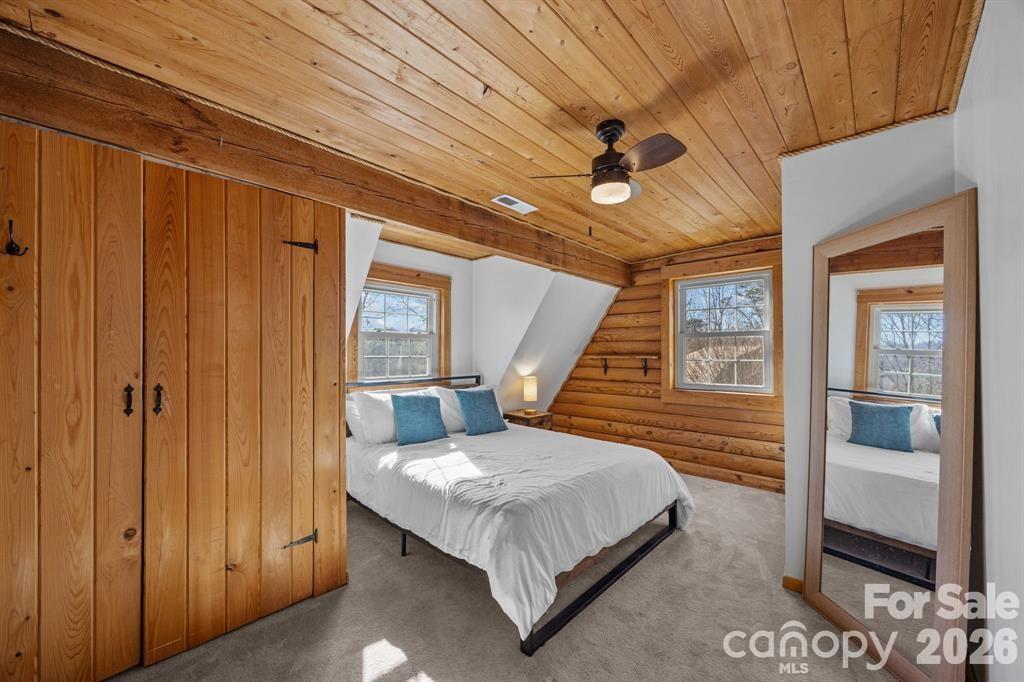 40 Chambers Drive — Weaverville