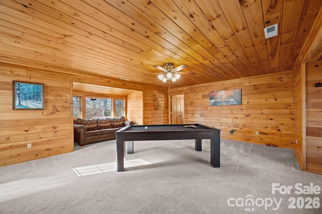 40 Chambers Drive — Weaverville