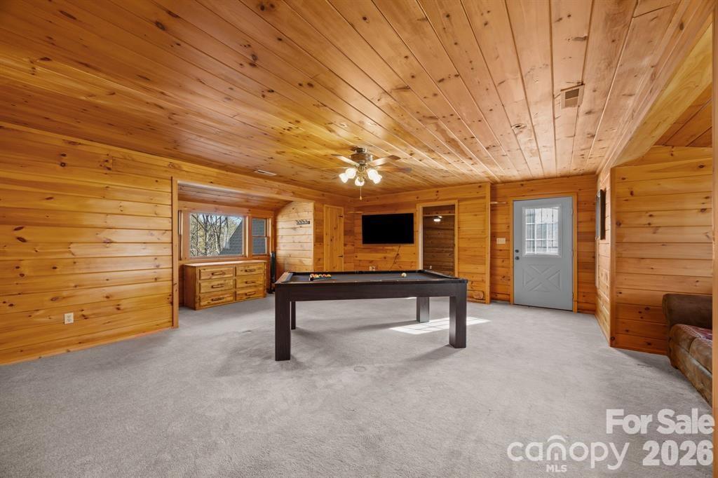 40 Chambers Drive — Weaverville