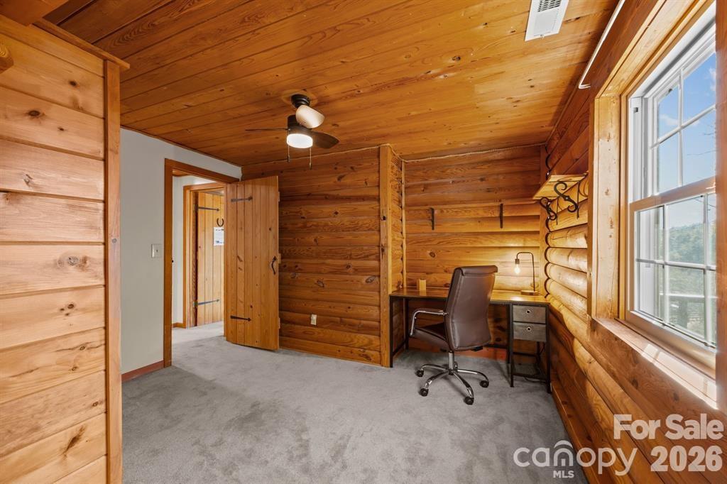 40 Chambers Drive — Weaverville