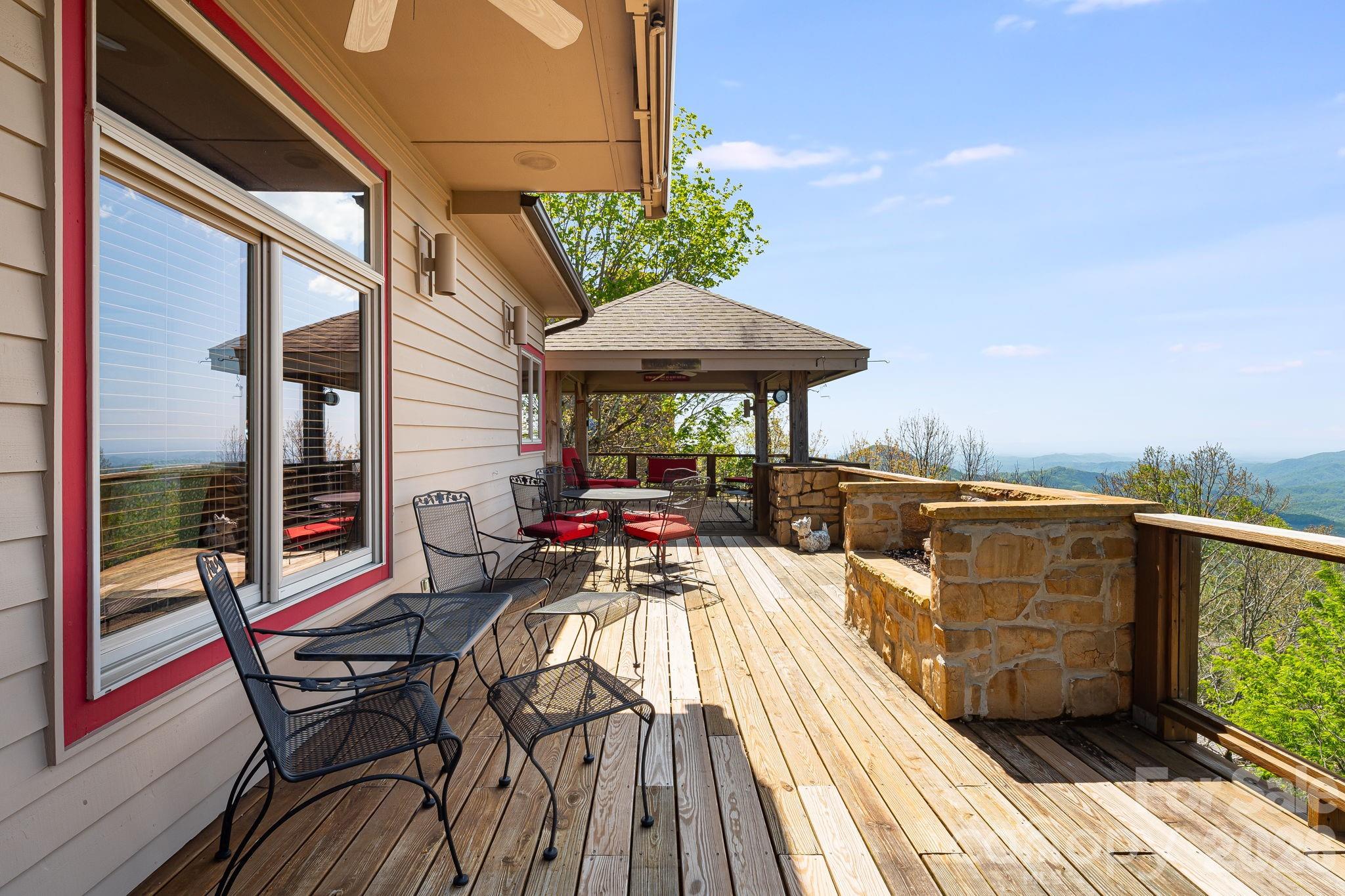 206 Twin Springs Road — Blowing Rock