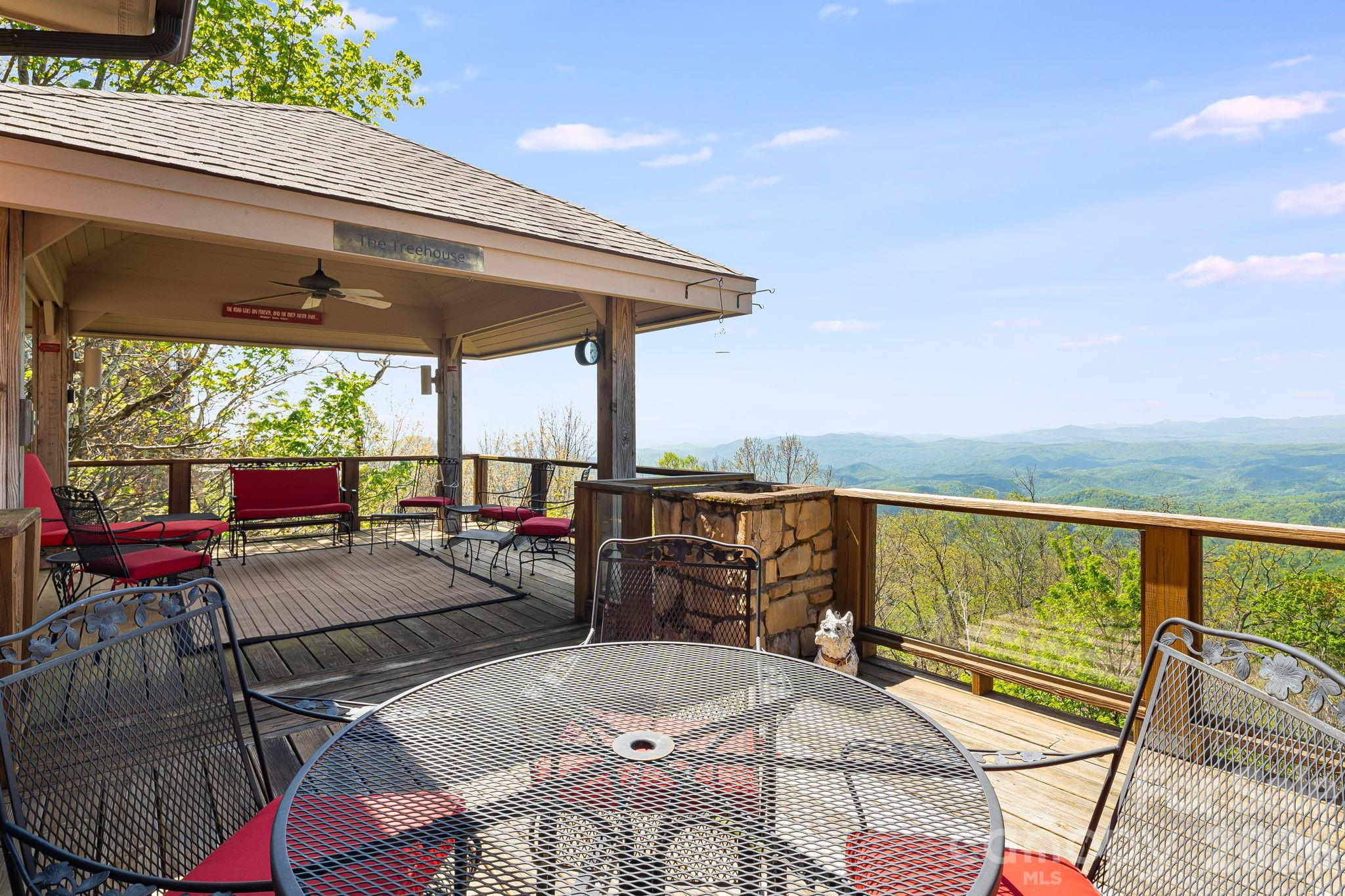 206 Twin Springs Road — Blowing Rock