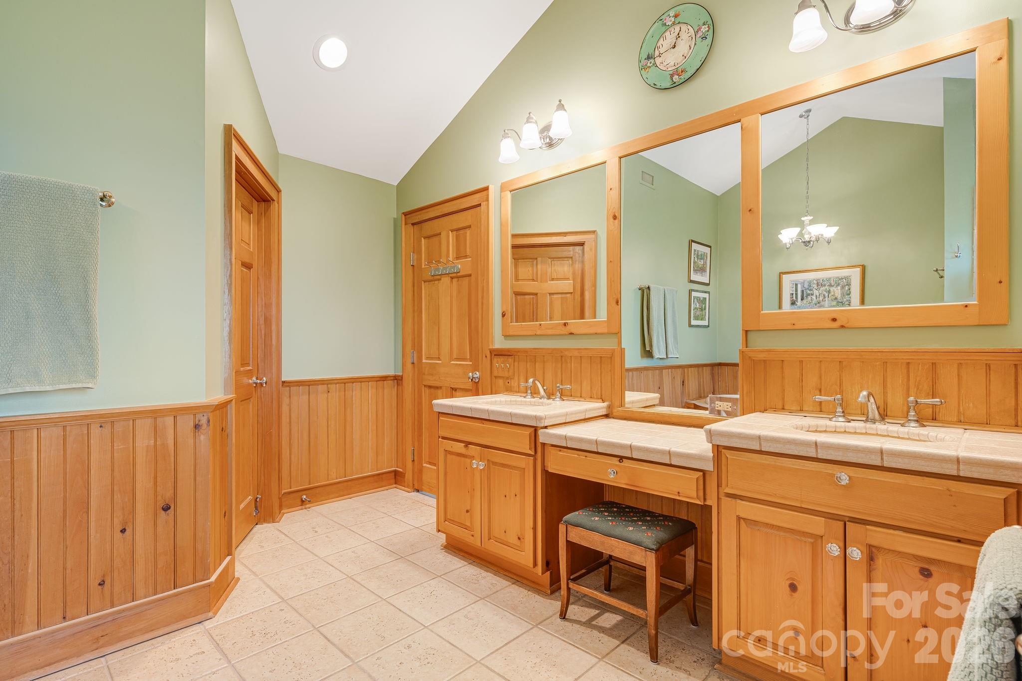 206 Twin Springs Road — Blowing Rock