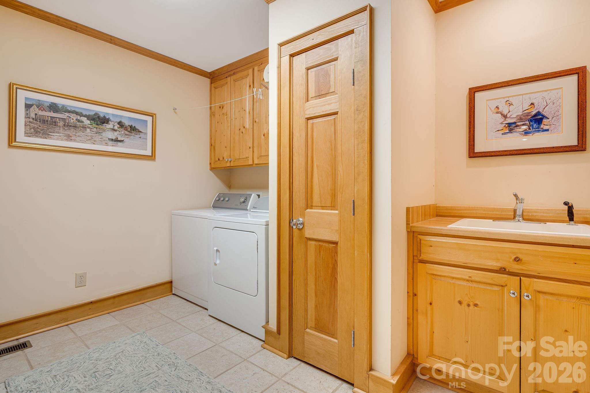 206 Twin Springs Road — Blowing Rock
