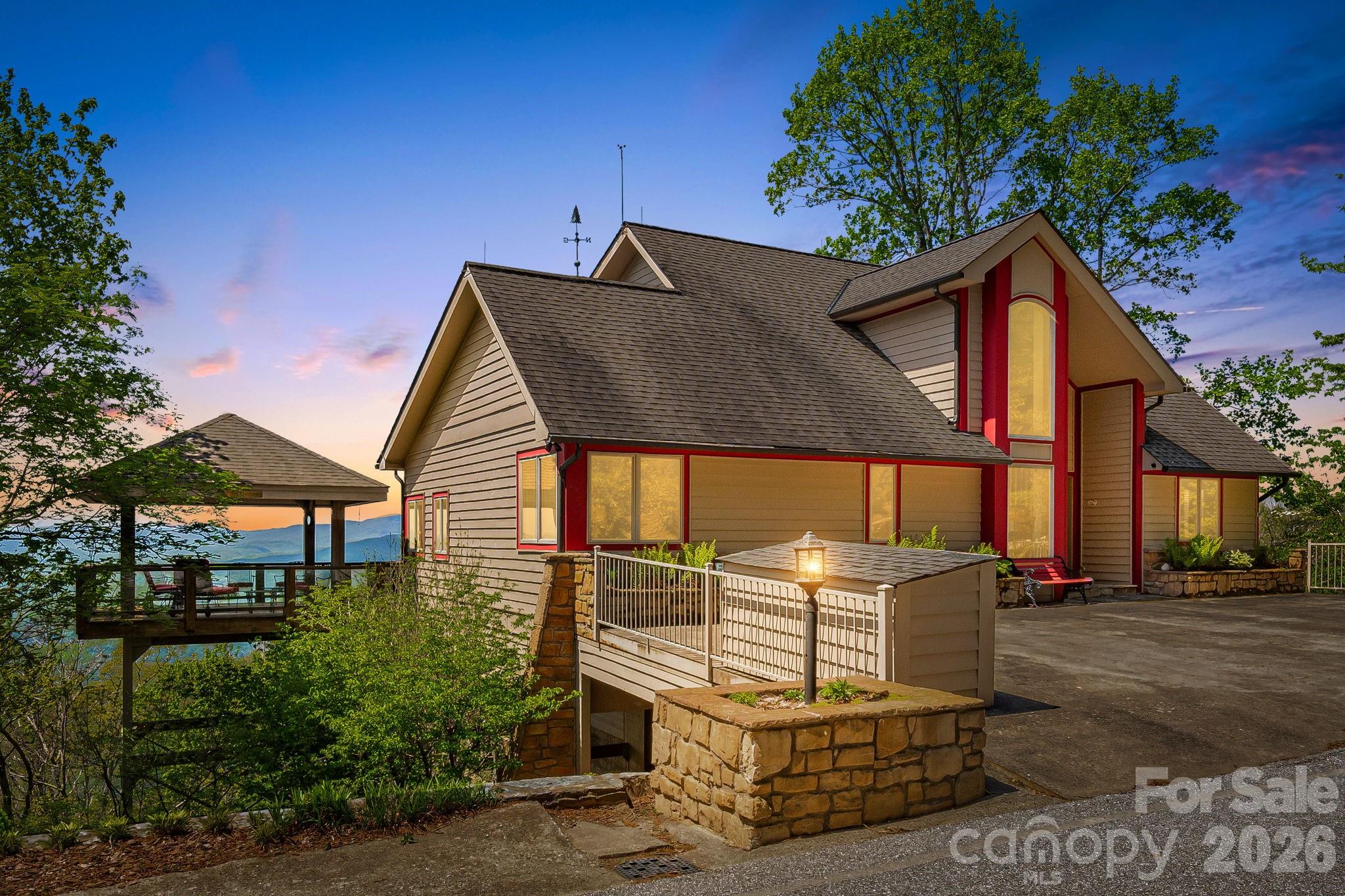 206 Twin Springs Road — Blowing Rock