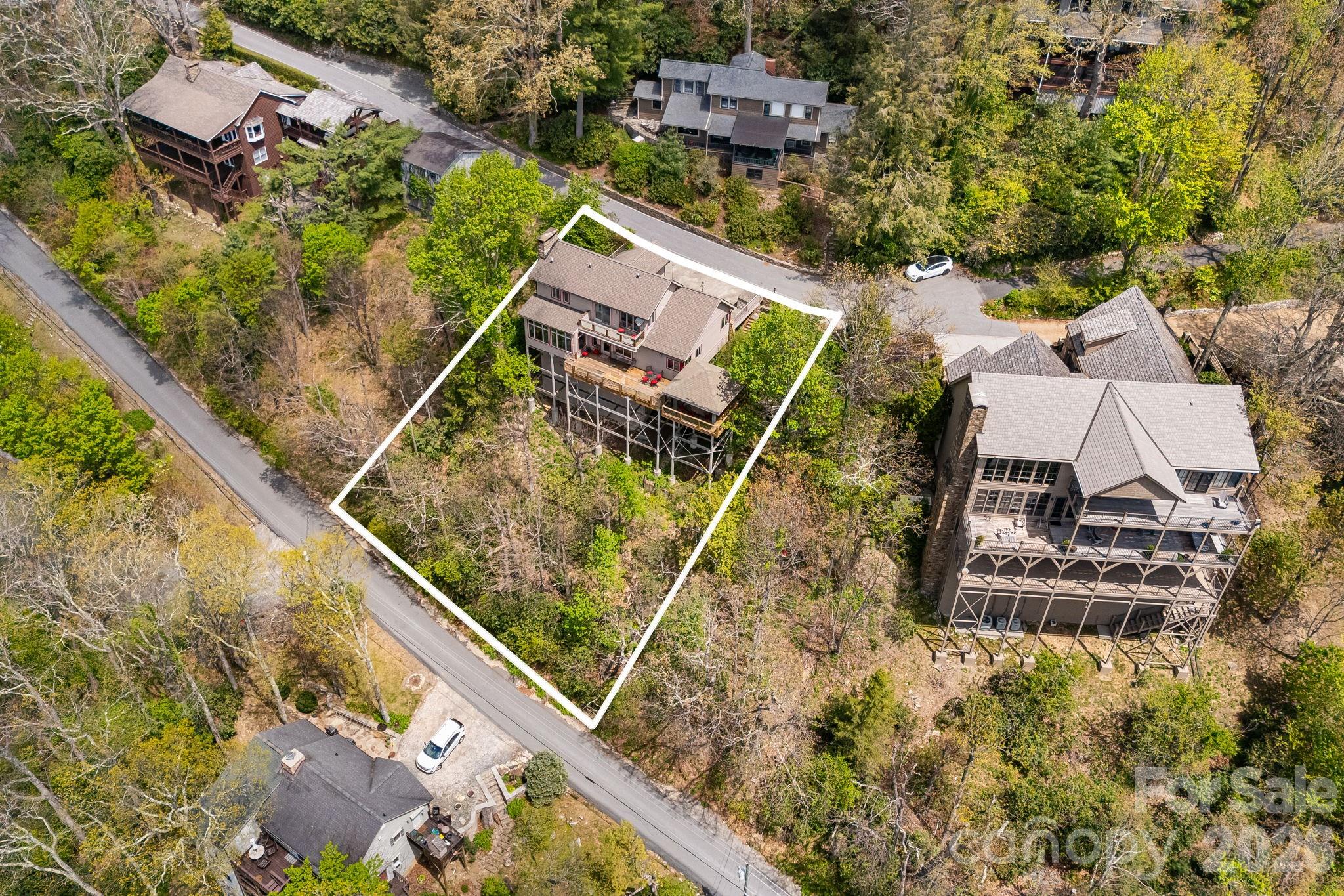 206 Twin Springs Road — Blowing Rock