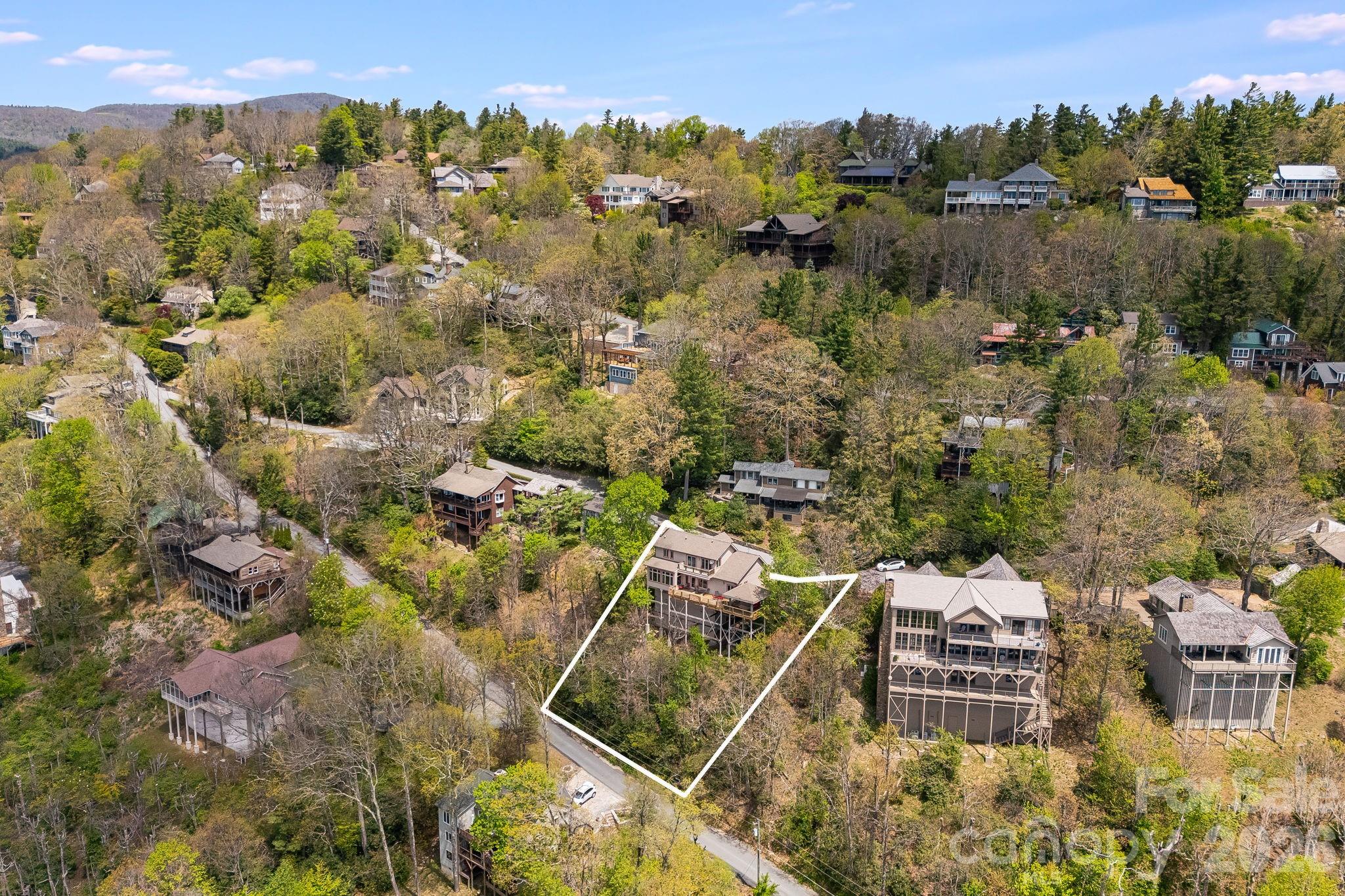 206 Twin Springs Road — Blowing Rock