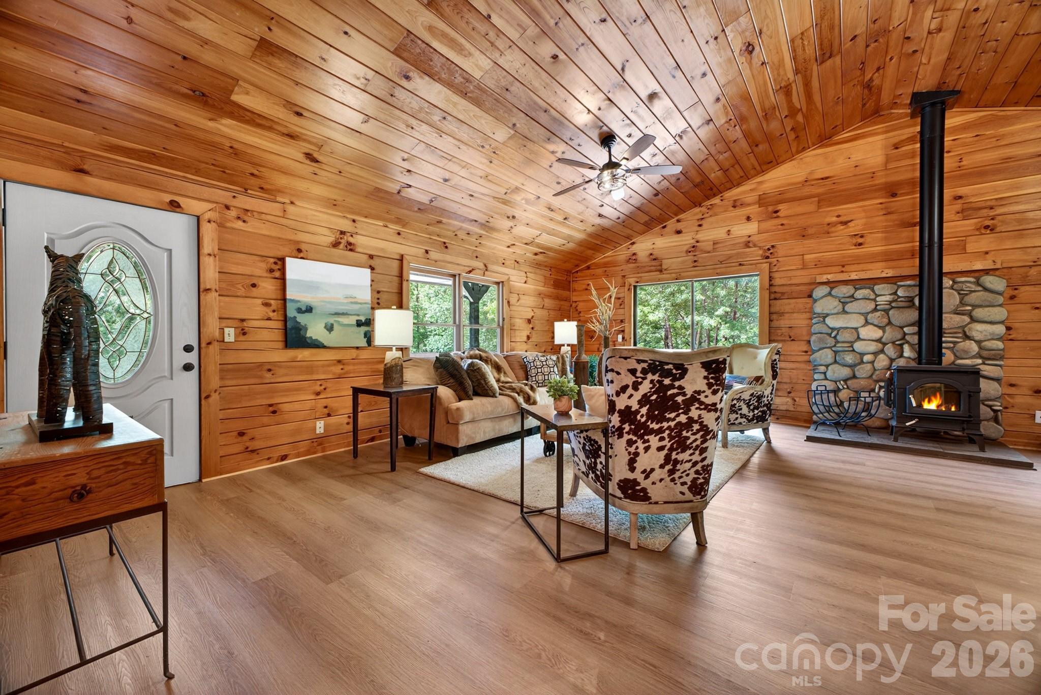 443 Cascades Parkway — Nebo