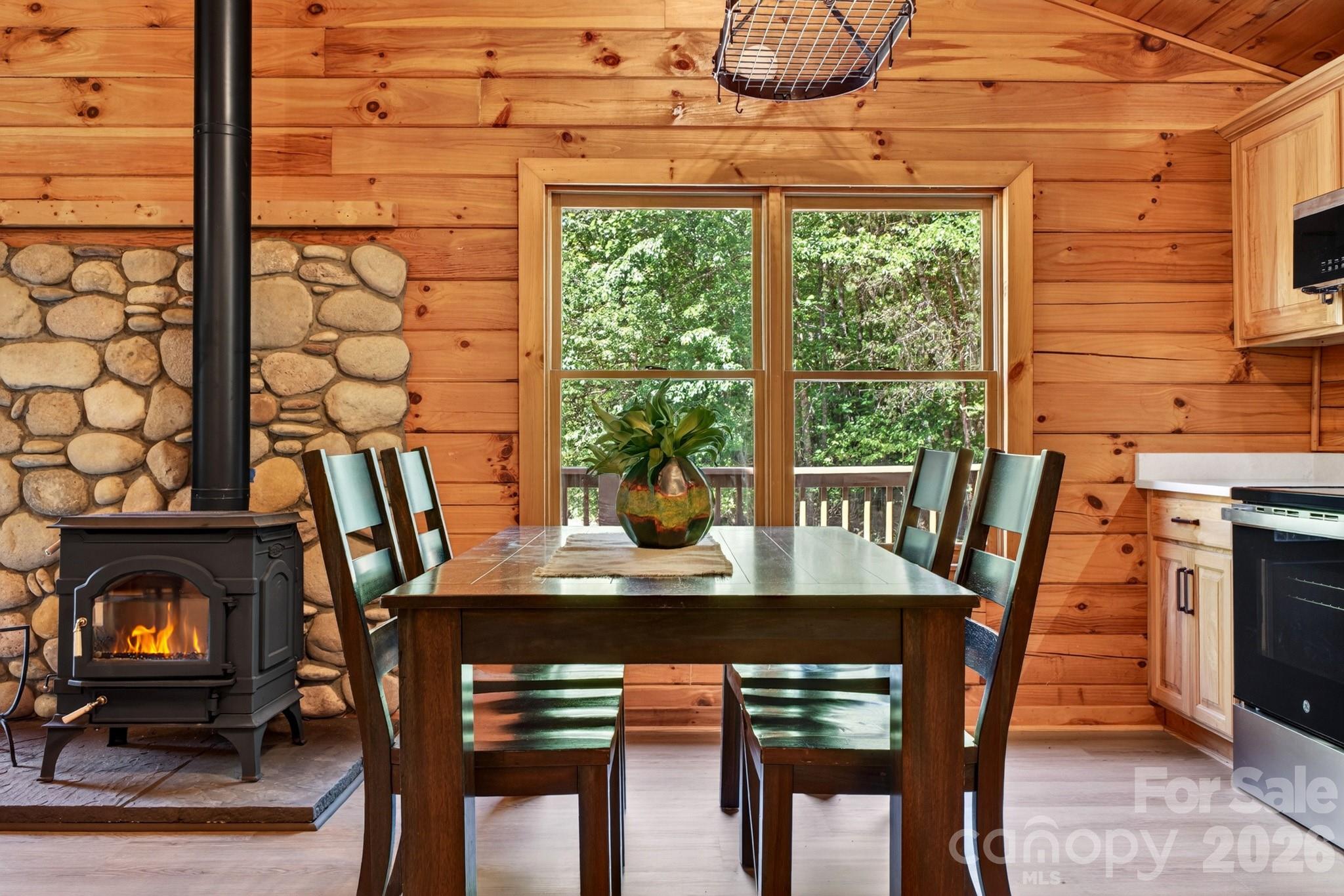 443 Cascades Parkway — Nebo