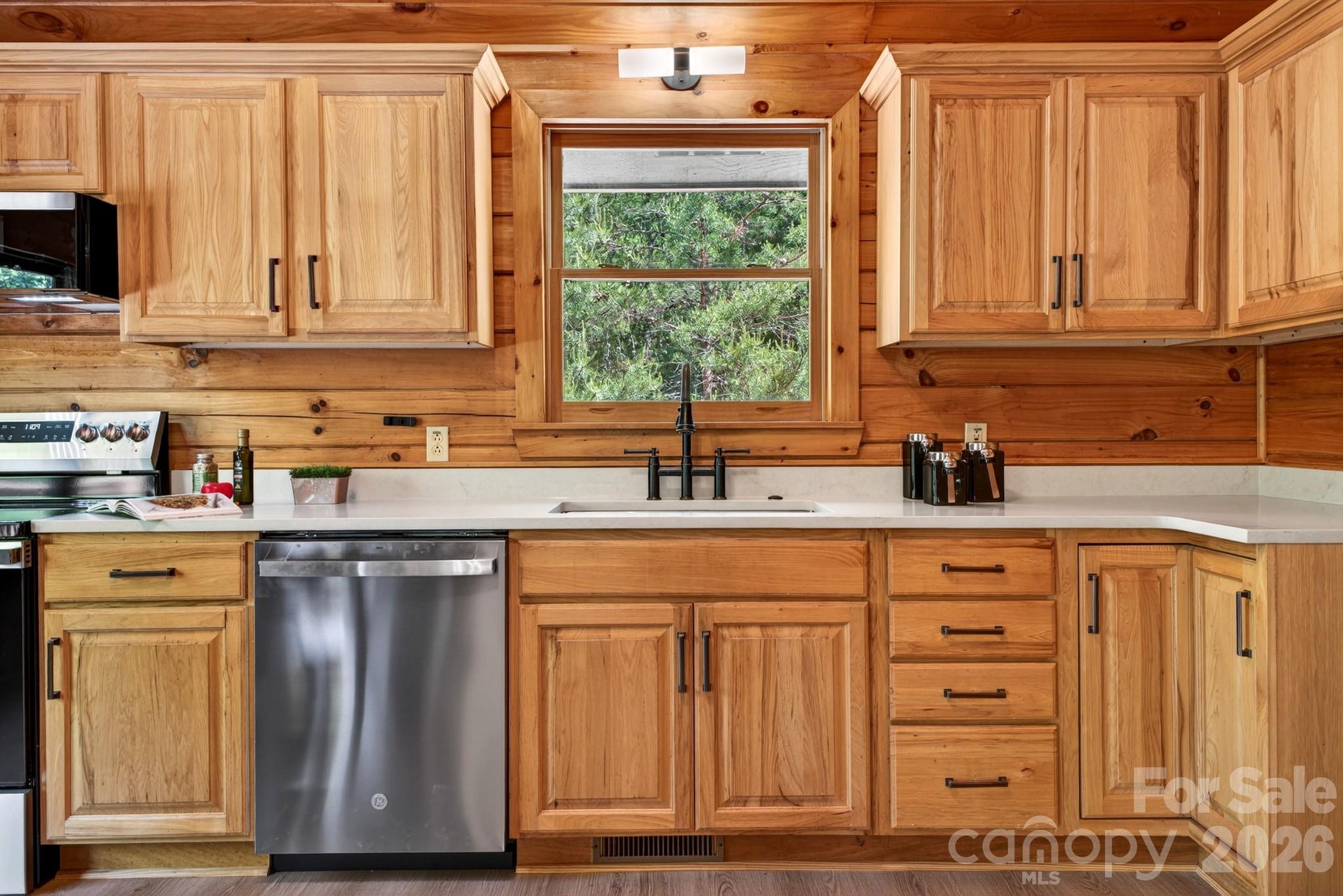443 Cascades Parkway — Nebo