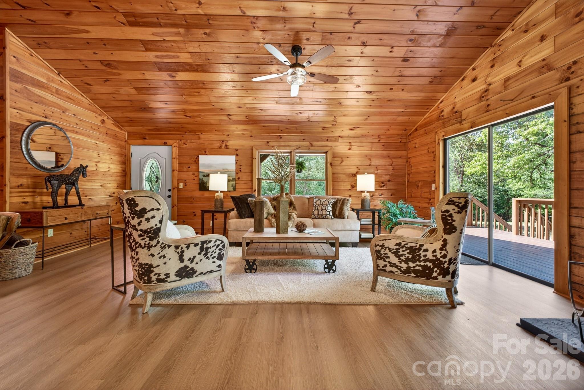 443 Cascades Parkway — Nebo