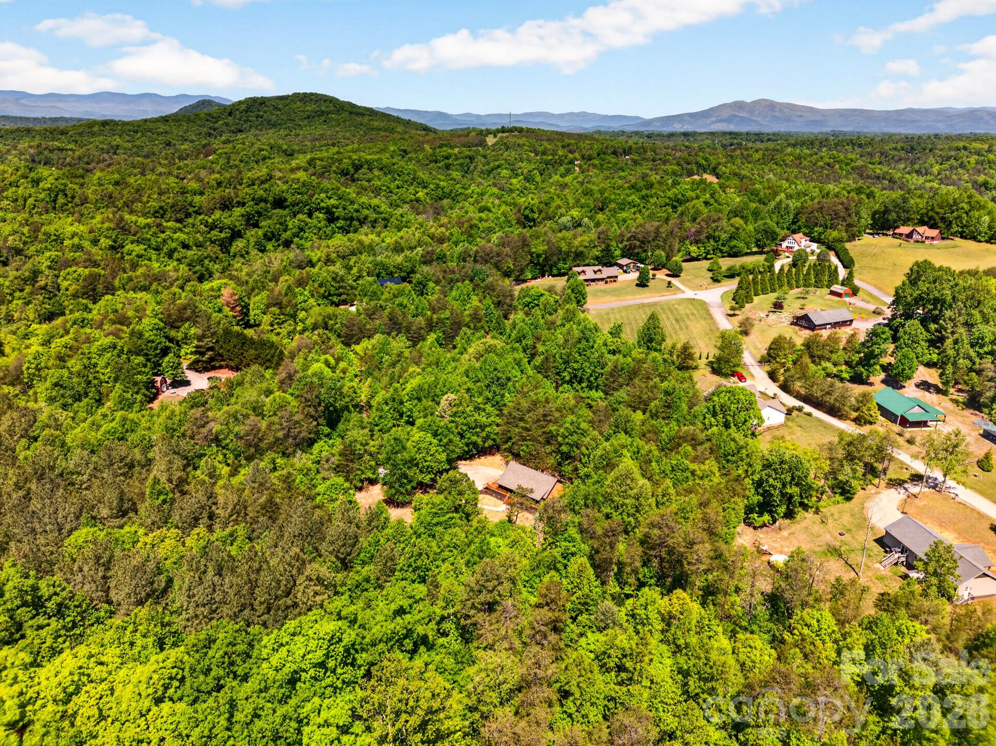 443 Cascades Parkway — Nebo