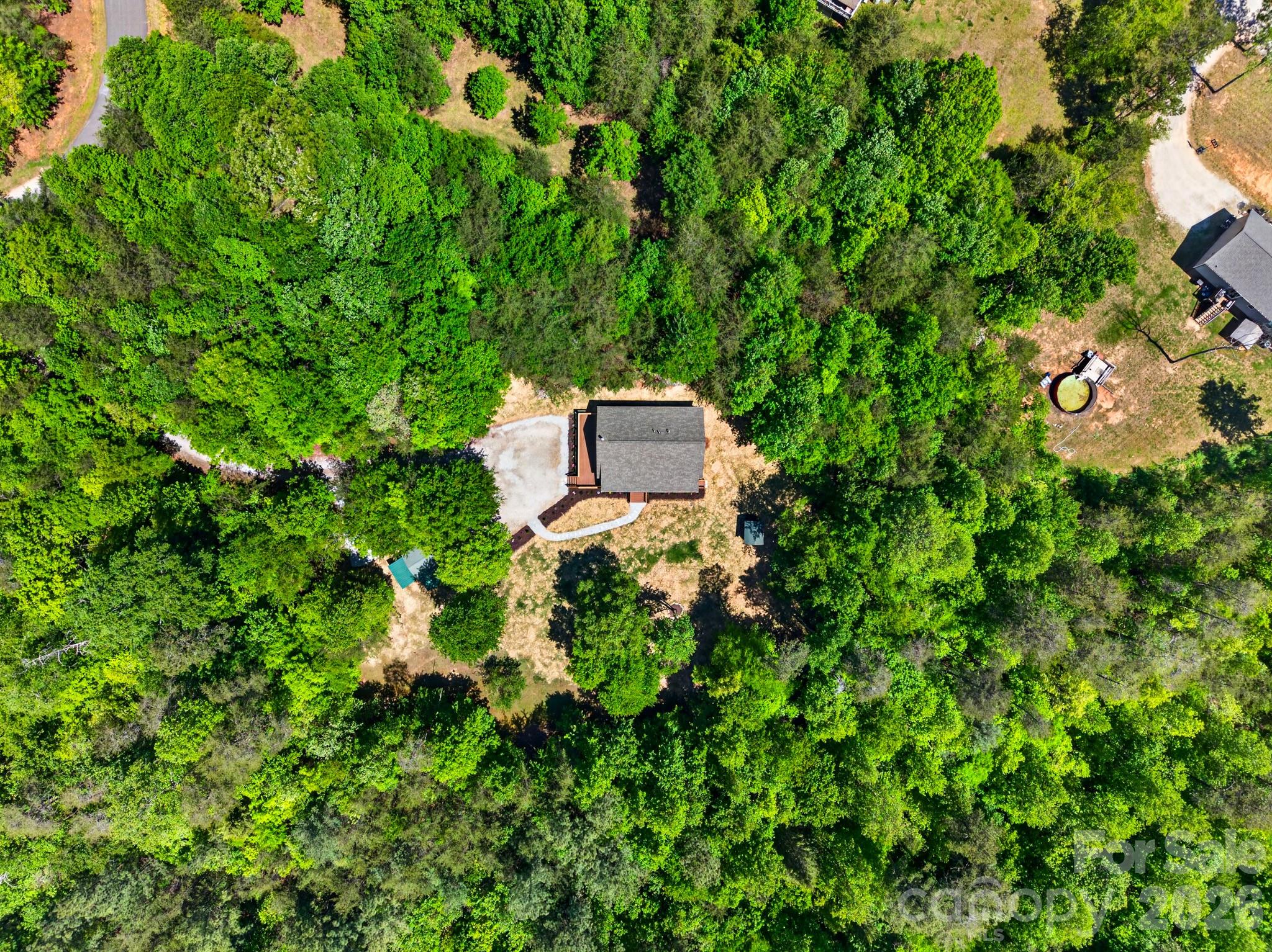 443 Cascades Parkway — Nebo