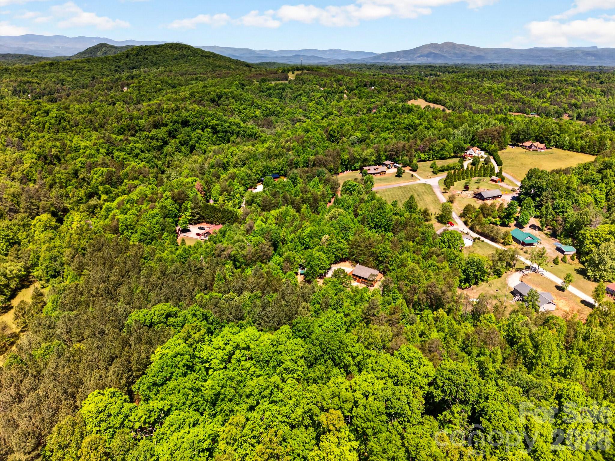 443 Cascades Parkway — Nebo