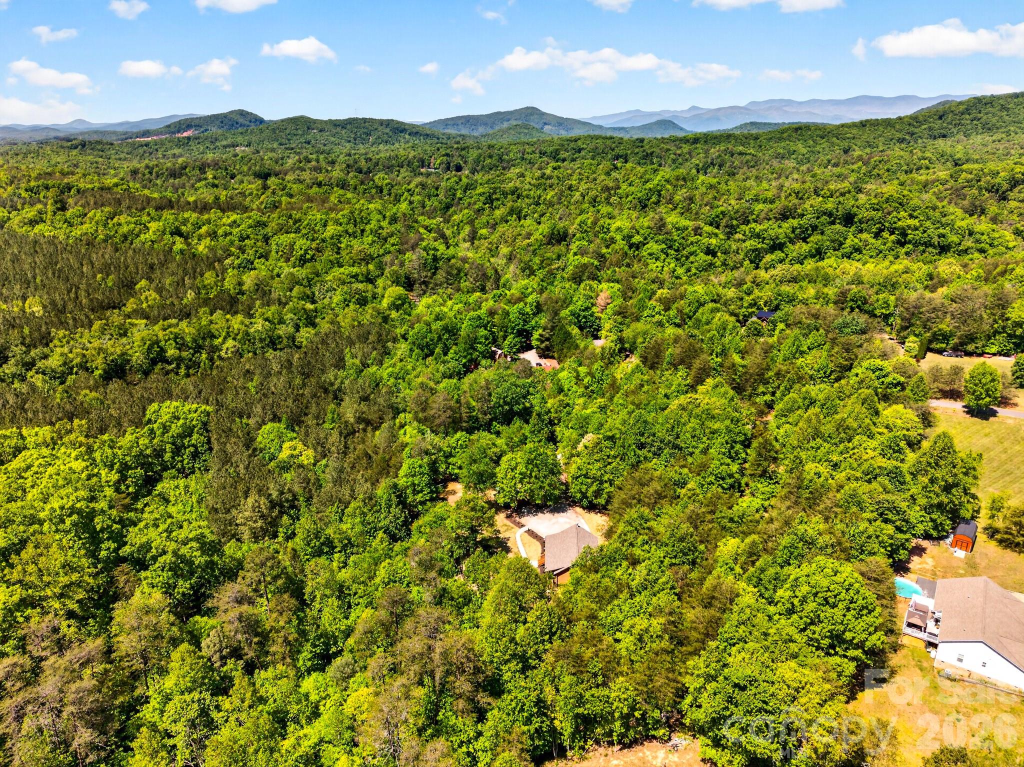 443 Cascades Parkway — Nebo