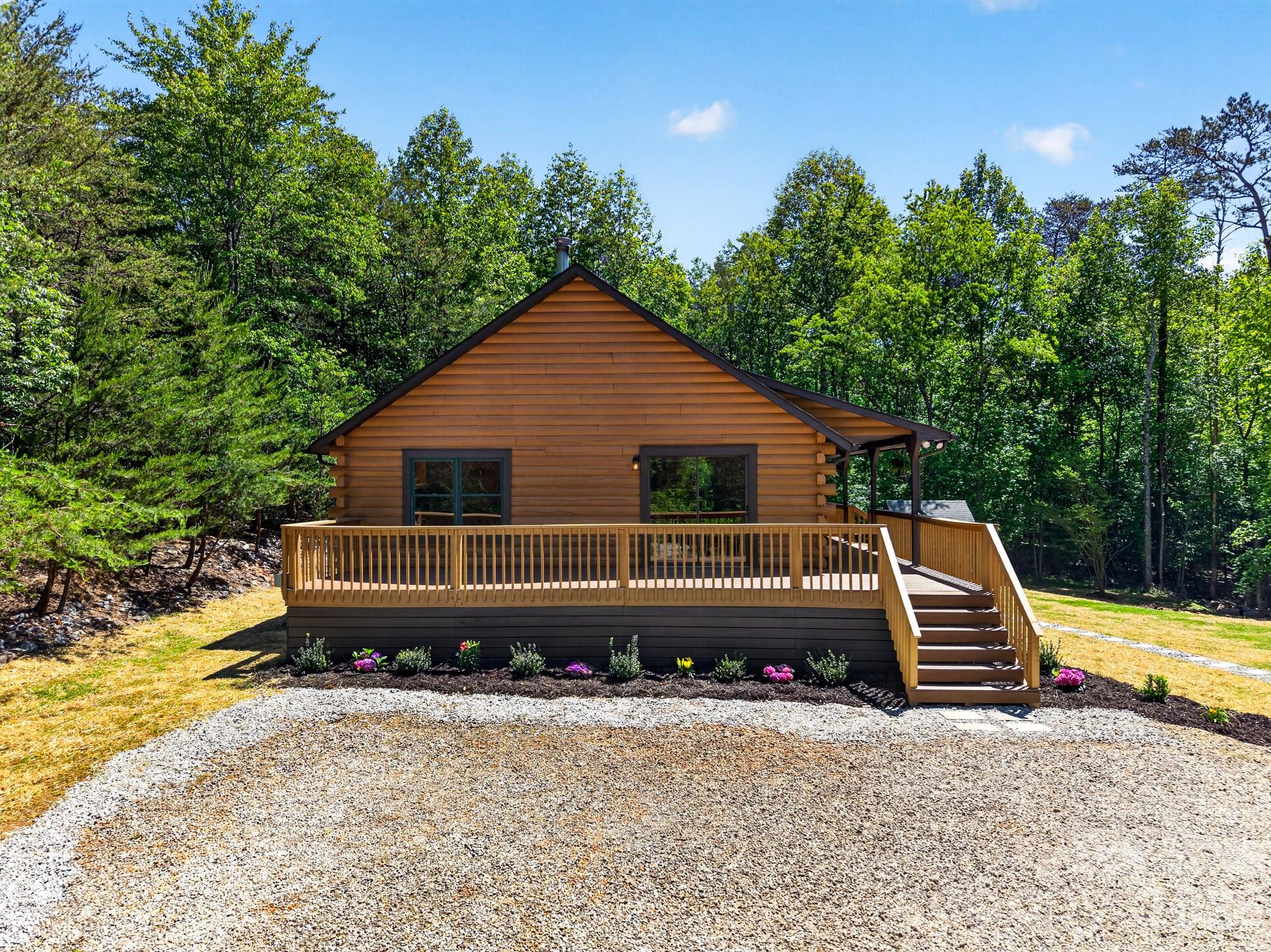443 Cascades Parkway — Nebo