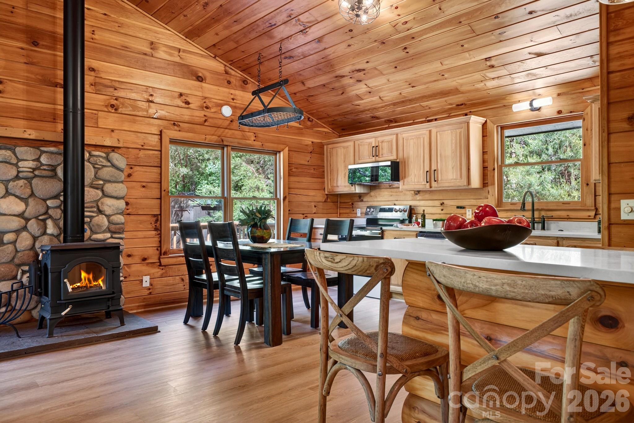 443 Cascades Parkway — Nebo
