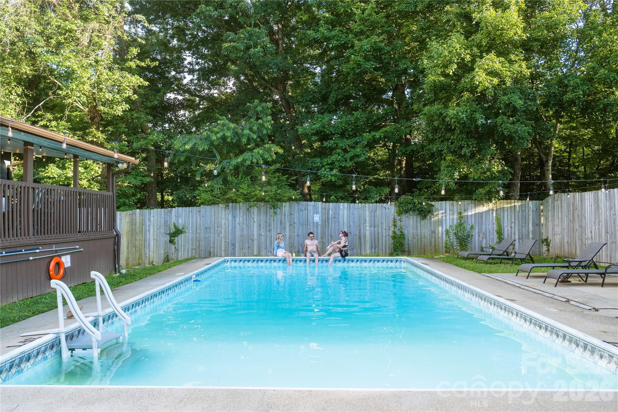 208 Altamahaw Avenue — Black Mountain