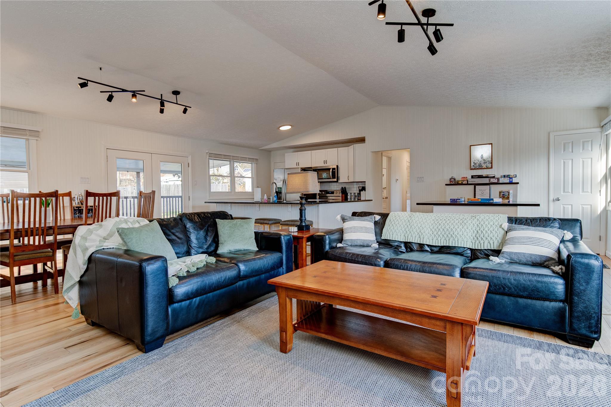 208 Altamahaw Avenue — Black Mountain