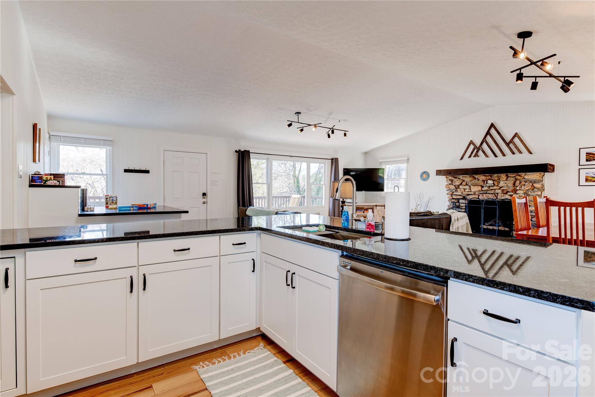 208 Altamahaw Avenue — Black Mountain
