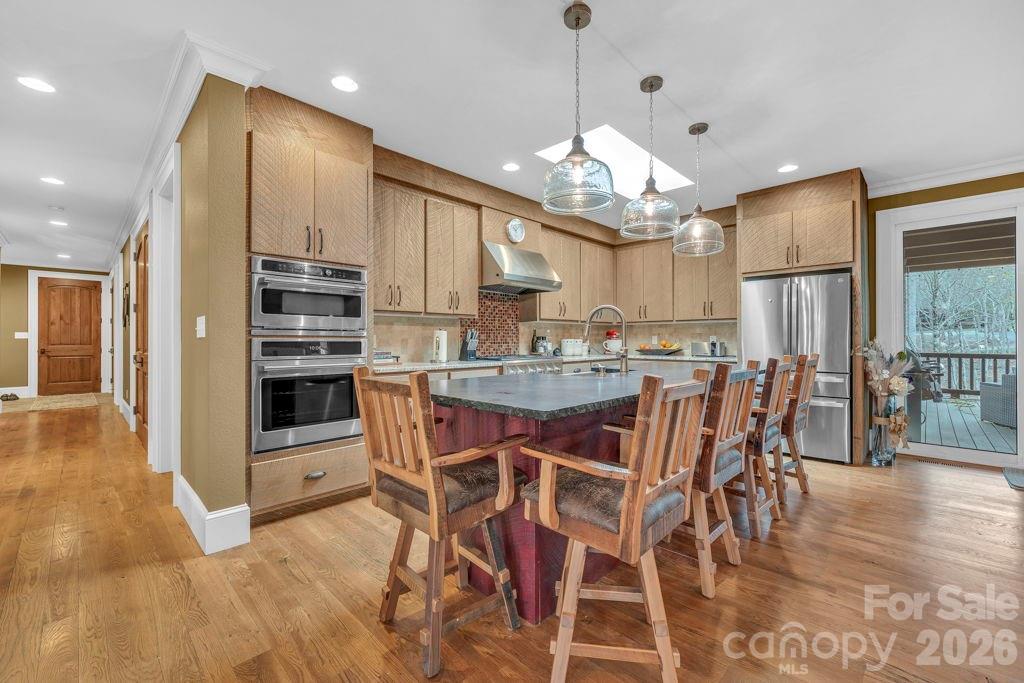 811 Linhigh Drive — Newland