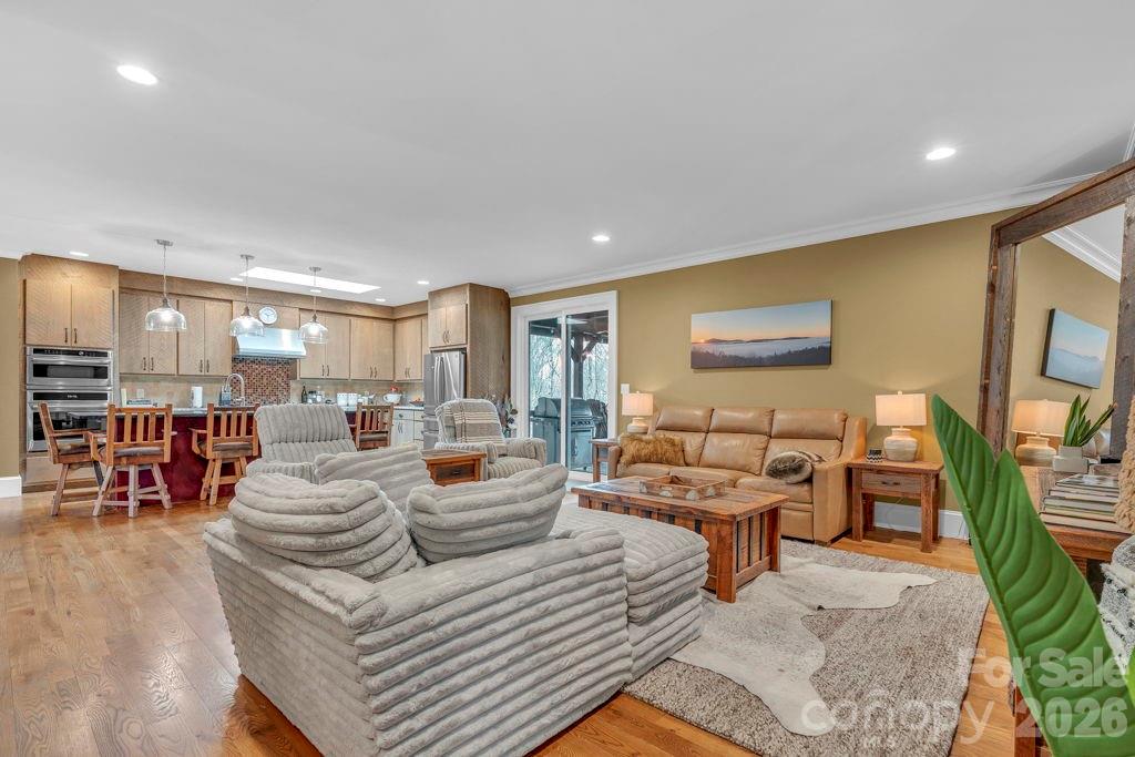 811 Linhigh Drive — Newland