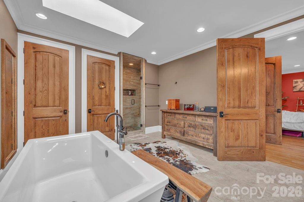 811 Linhigh Drive — Newland