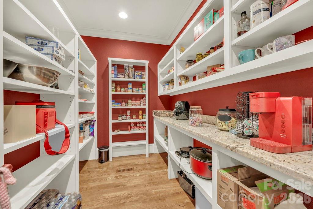 811 Linhigh Drive — Newland