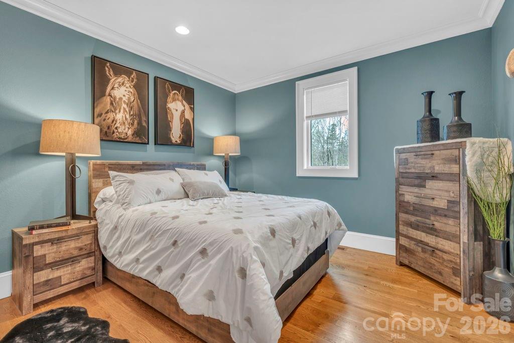 811 Linhigh Drive — Newland
