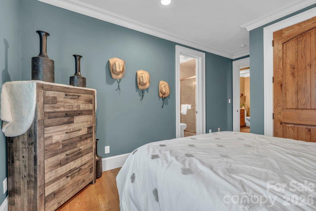 811 Linhigh Drive — Newland