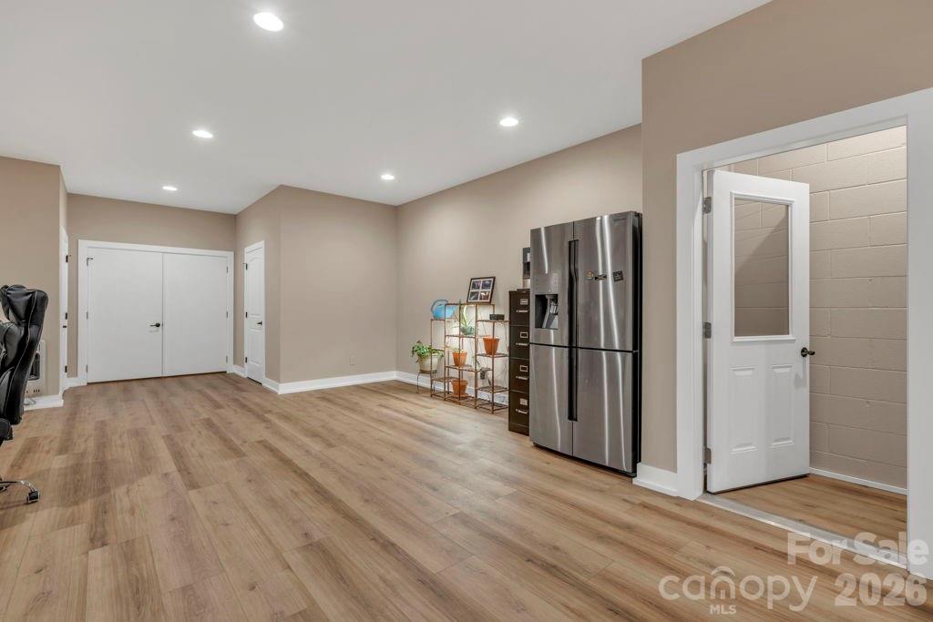 811 Linhigh Drive — Newland