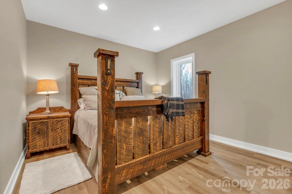 811 Linhigh Drive — Newland