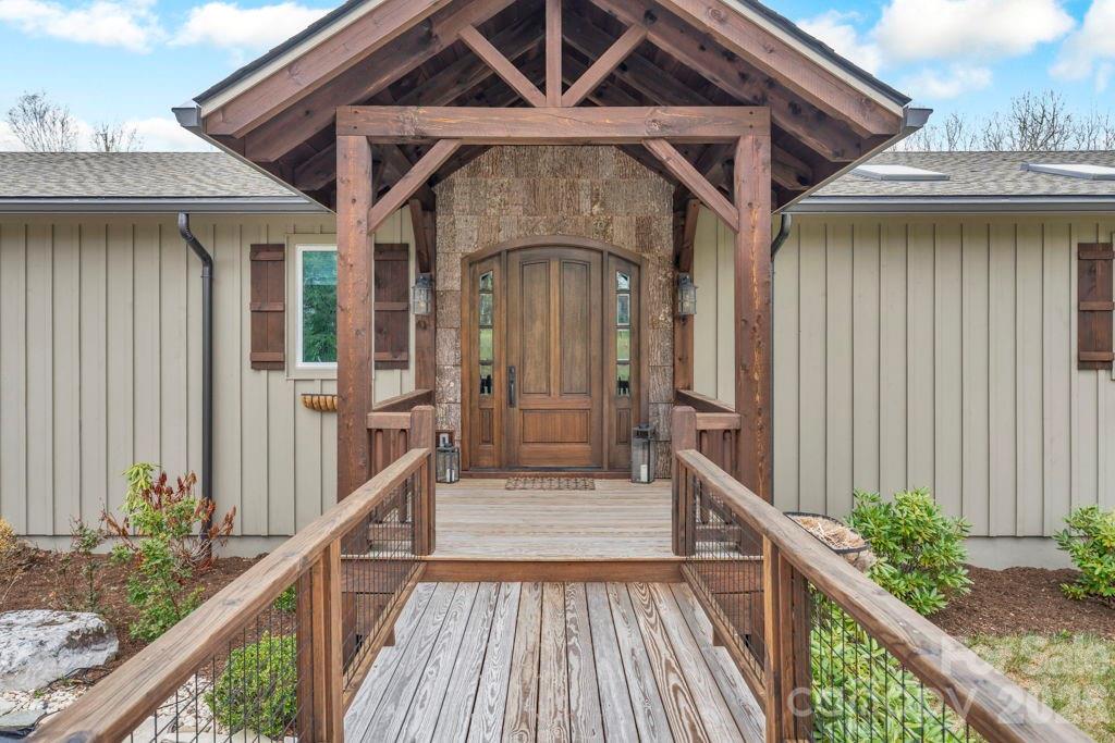 811 Linhigh Drive — Newland