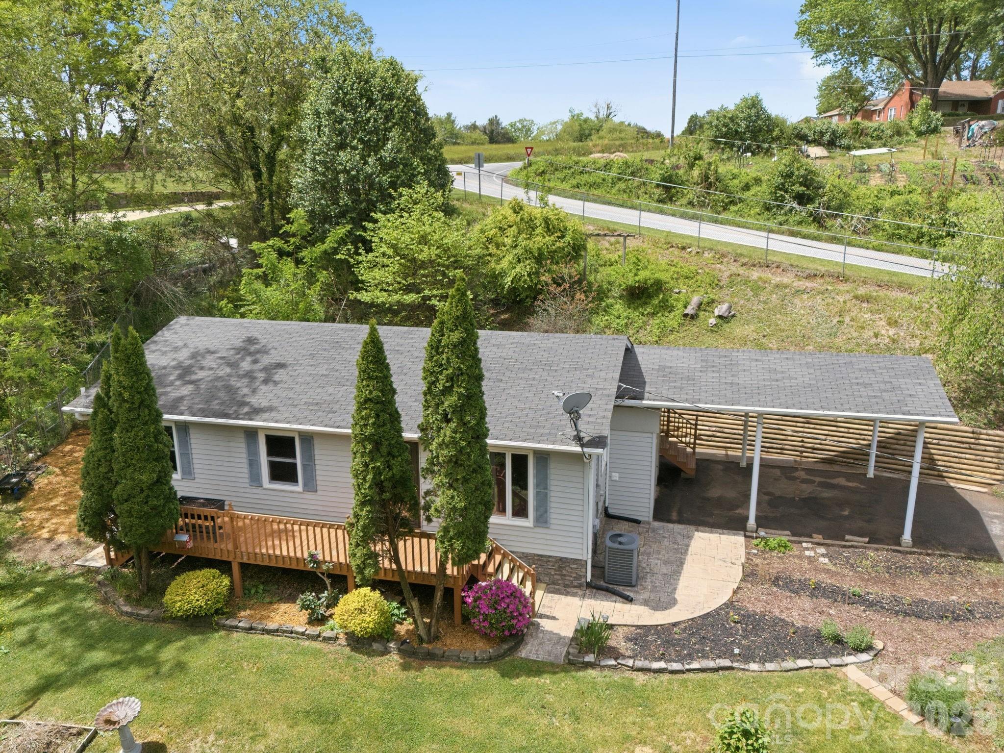 959 Oakmont Drive — Canton