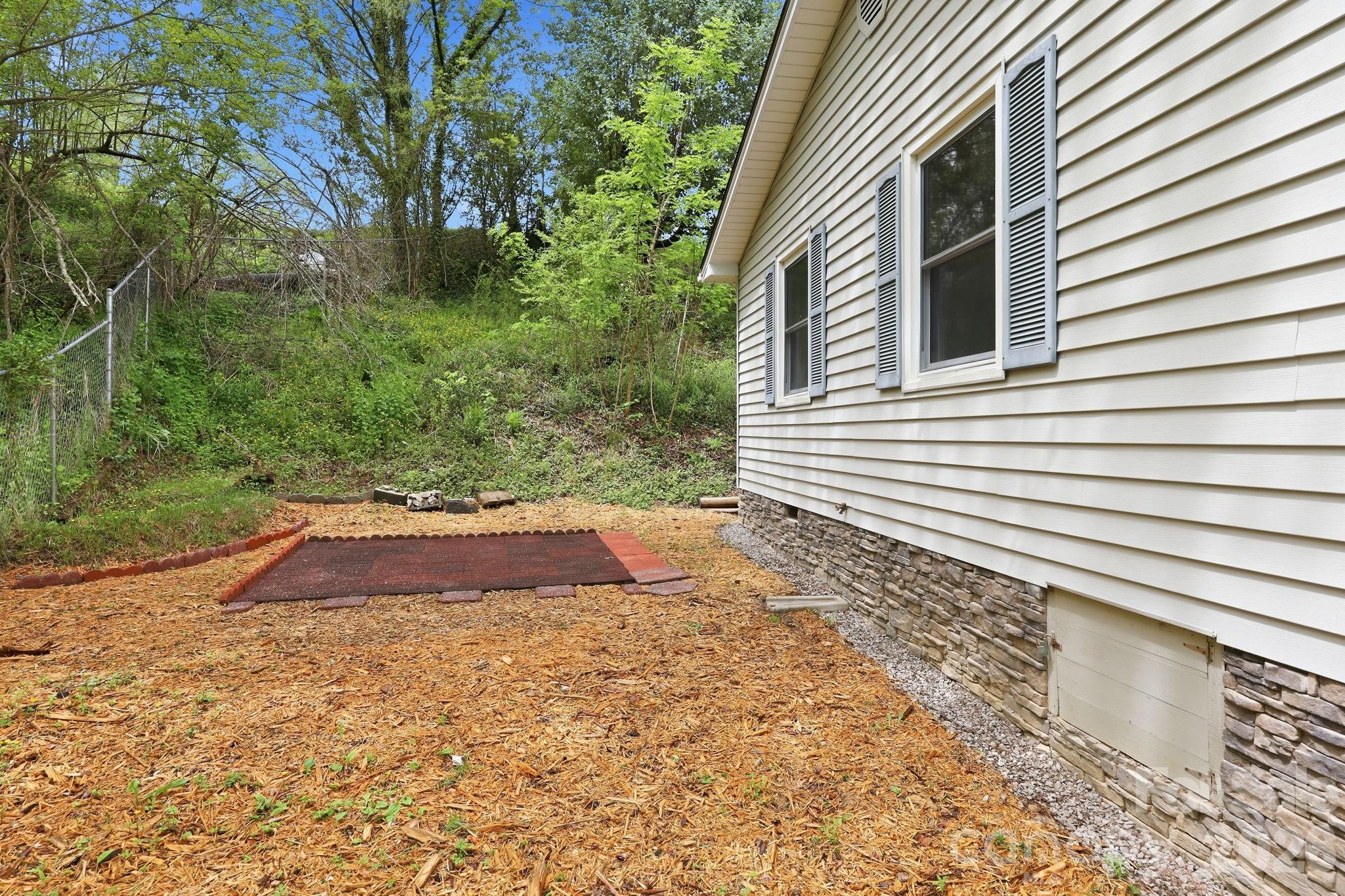 959 Oakmont Drive — Canton