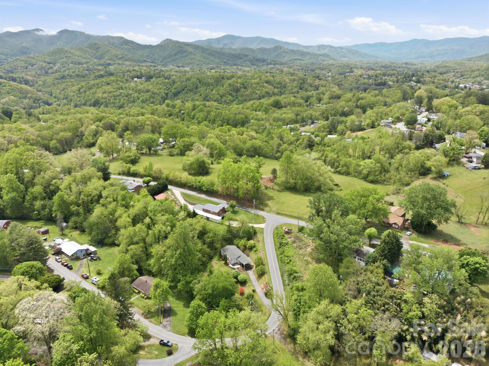 959 Oakmont Drive — Canton
