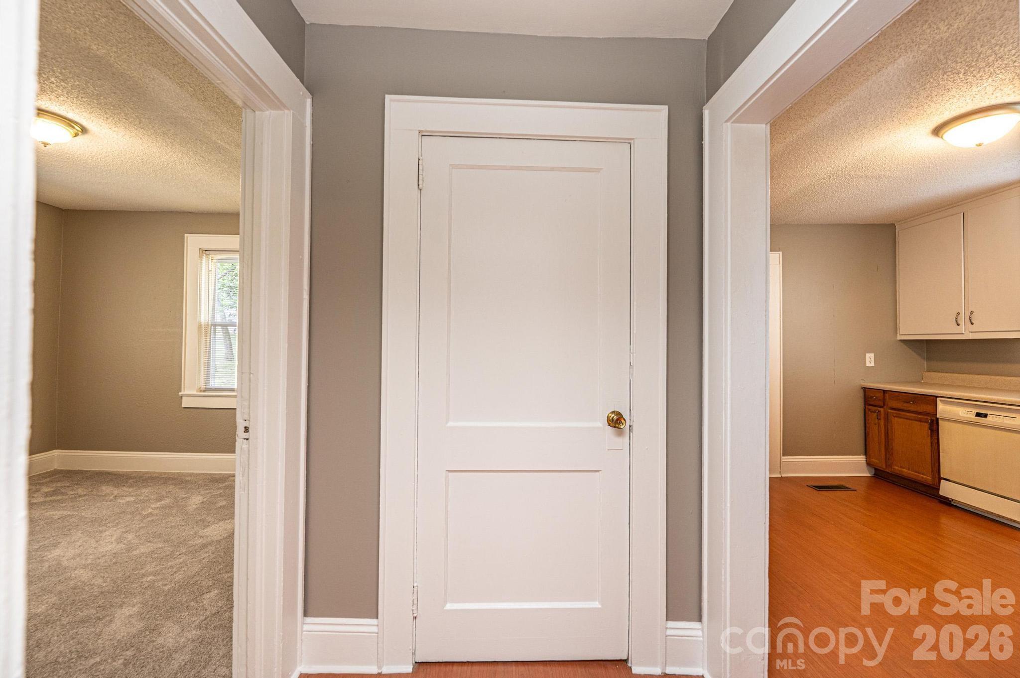 1725 8th Avenue NE — Hickory