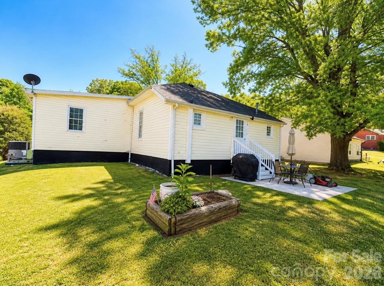 1406 W Walnut Avenue — Gastonia