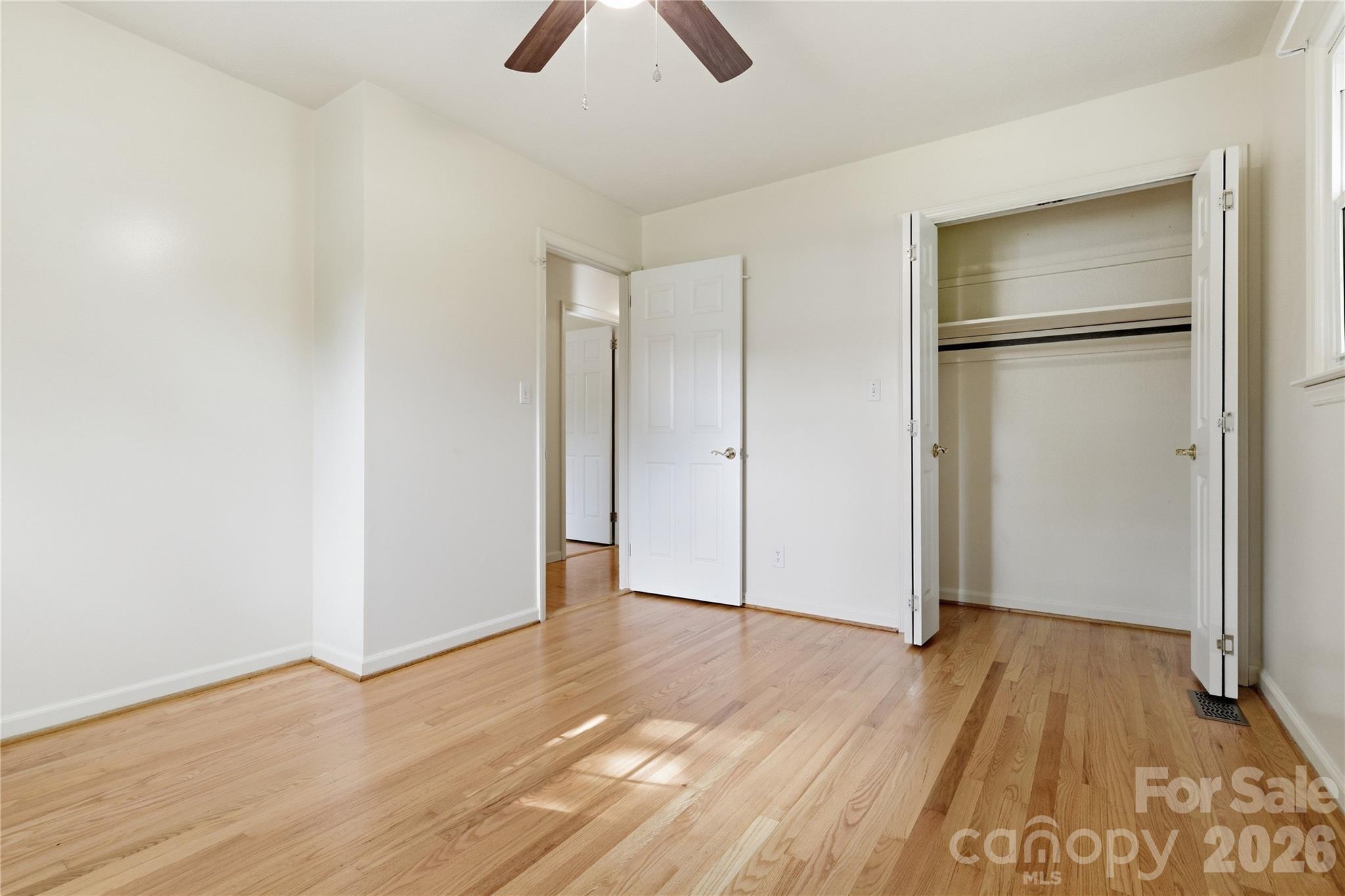 123 Castleton Lane — Hendersonville