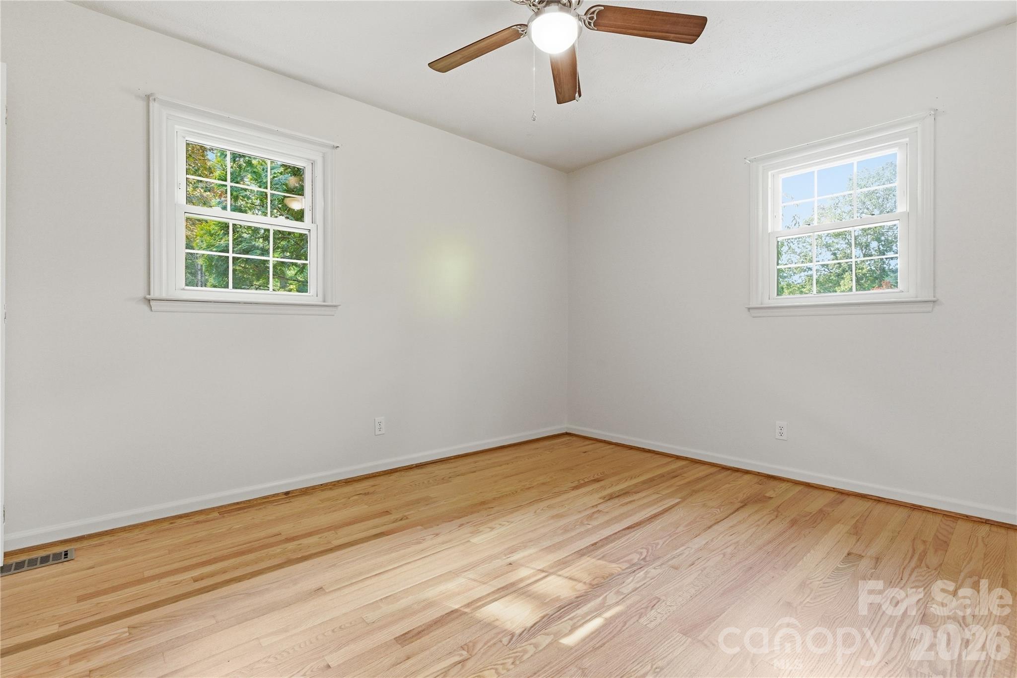 123 Castleton Lane — Hendersonville